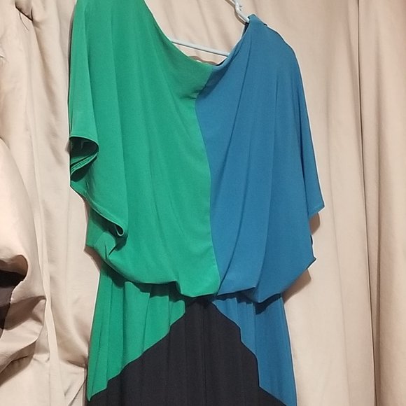 Colorblock V Neck Dress - Picture 3 of 12